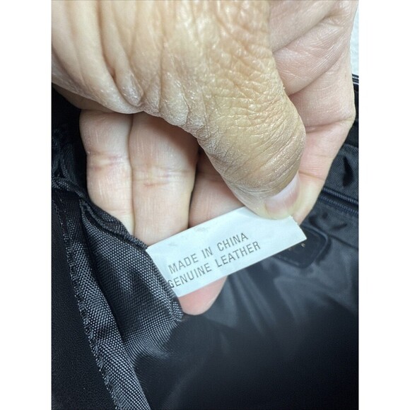 (X3) Tignanello leather  Vintage, Y2K black & gold Shoulder Bag - Picture 16 of 16